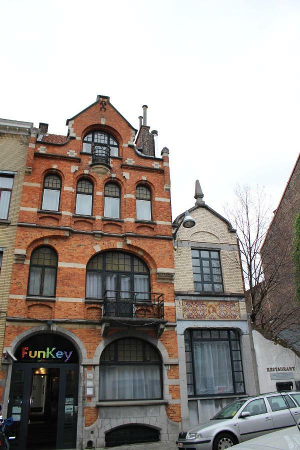 Funkey Hotel Bryssel Exteriör bild